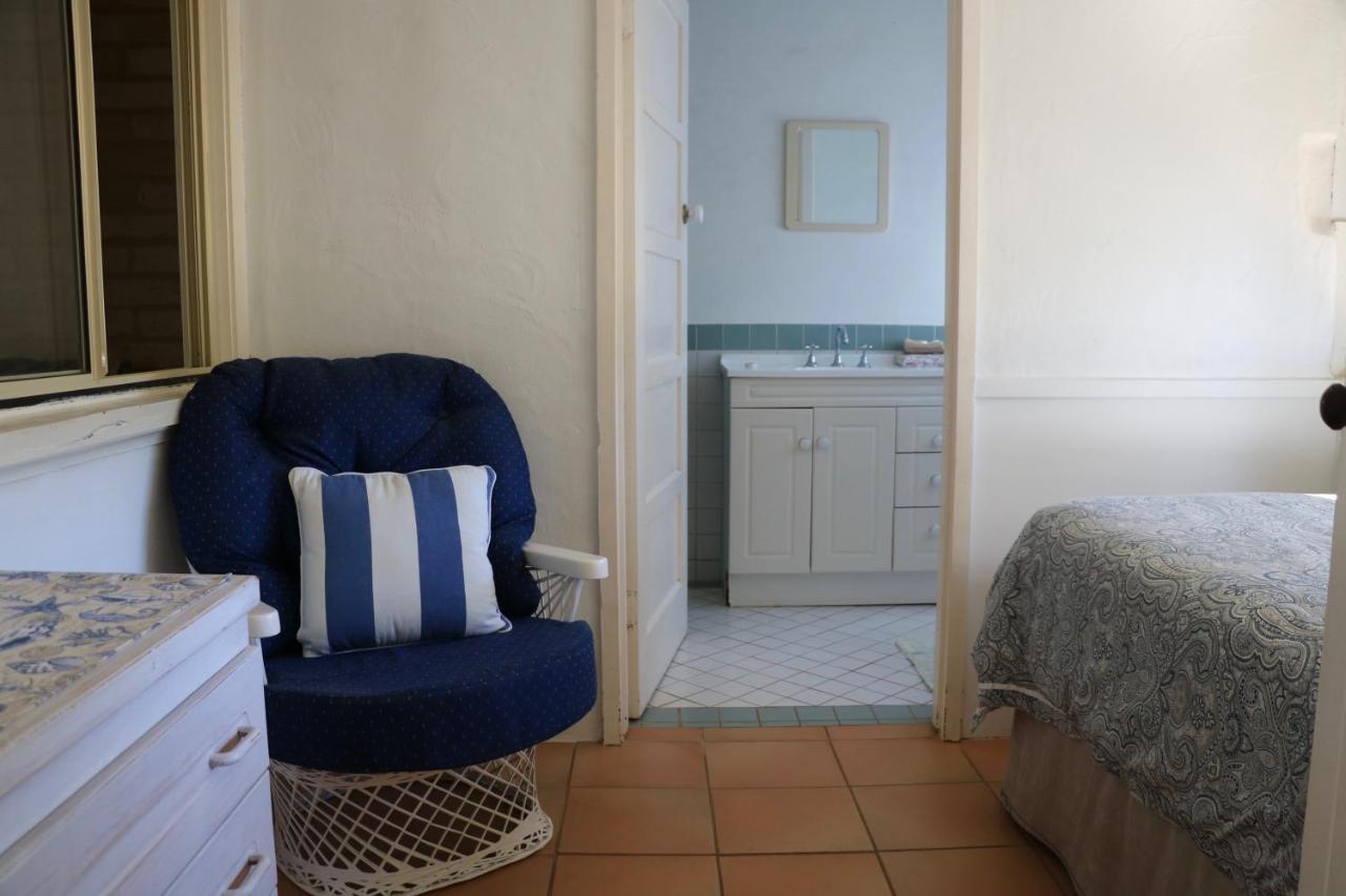 Lazy Lobster Holiday Units & Chalets Port Denison Bagian luar foto