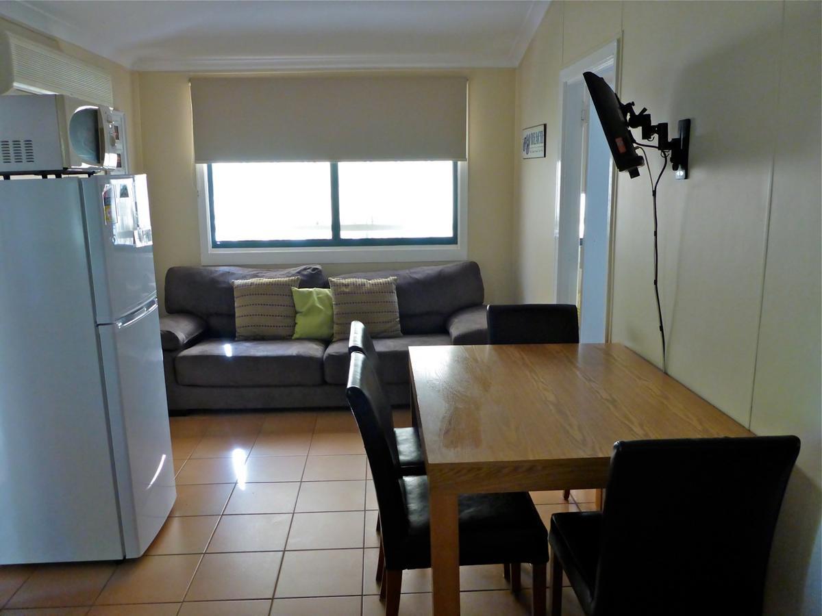 Lazy Lobster Holiday Units & Chalets Port Denison Bagian luar foto