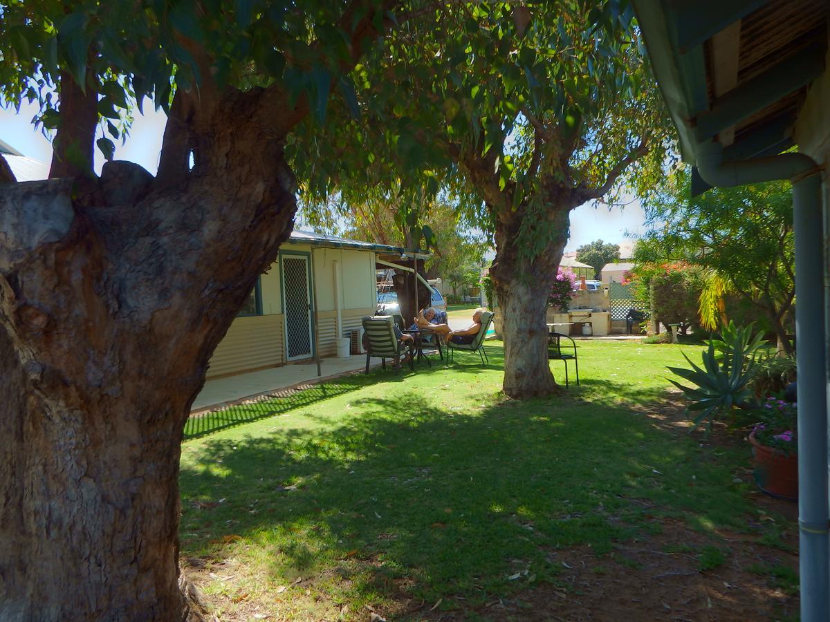 Lazy Lobster Holiday Units & Chalets Port Denison Bagian luar foto