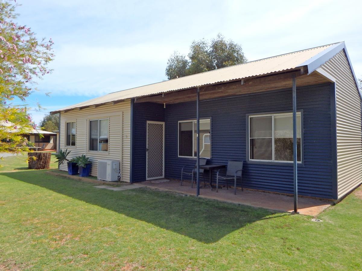 Lazy Lobster Holiday Units & Chalets Port Denison Bagian luar foto