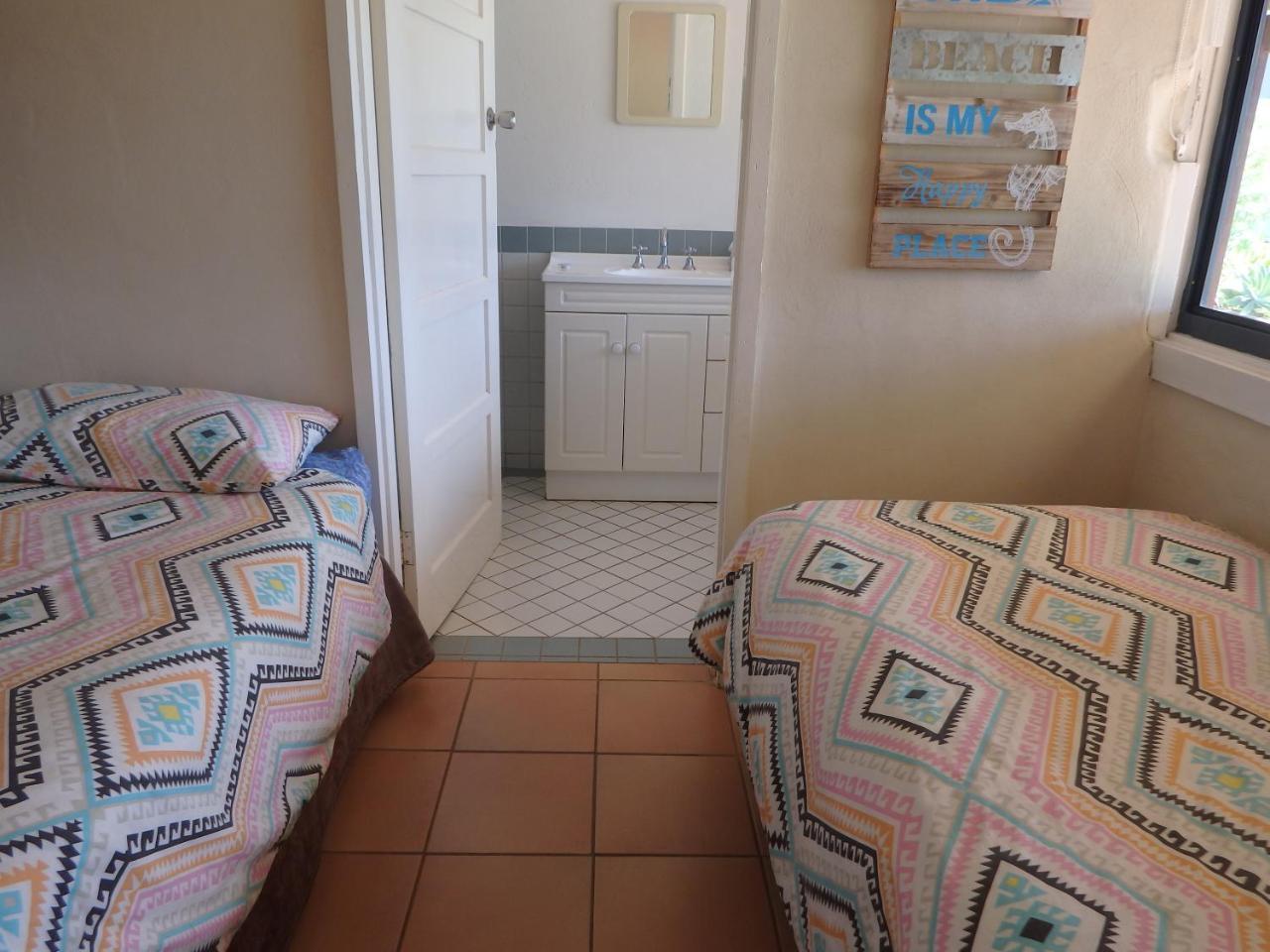 Lazy Lobster Holiday Units & Chalets Port Denison Bagian luar foto