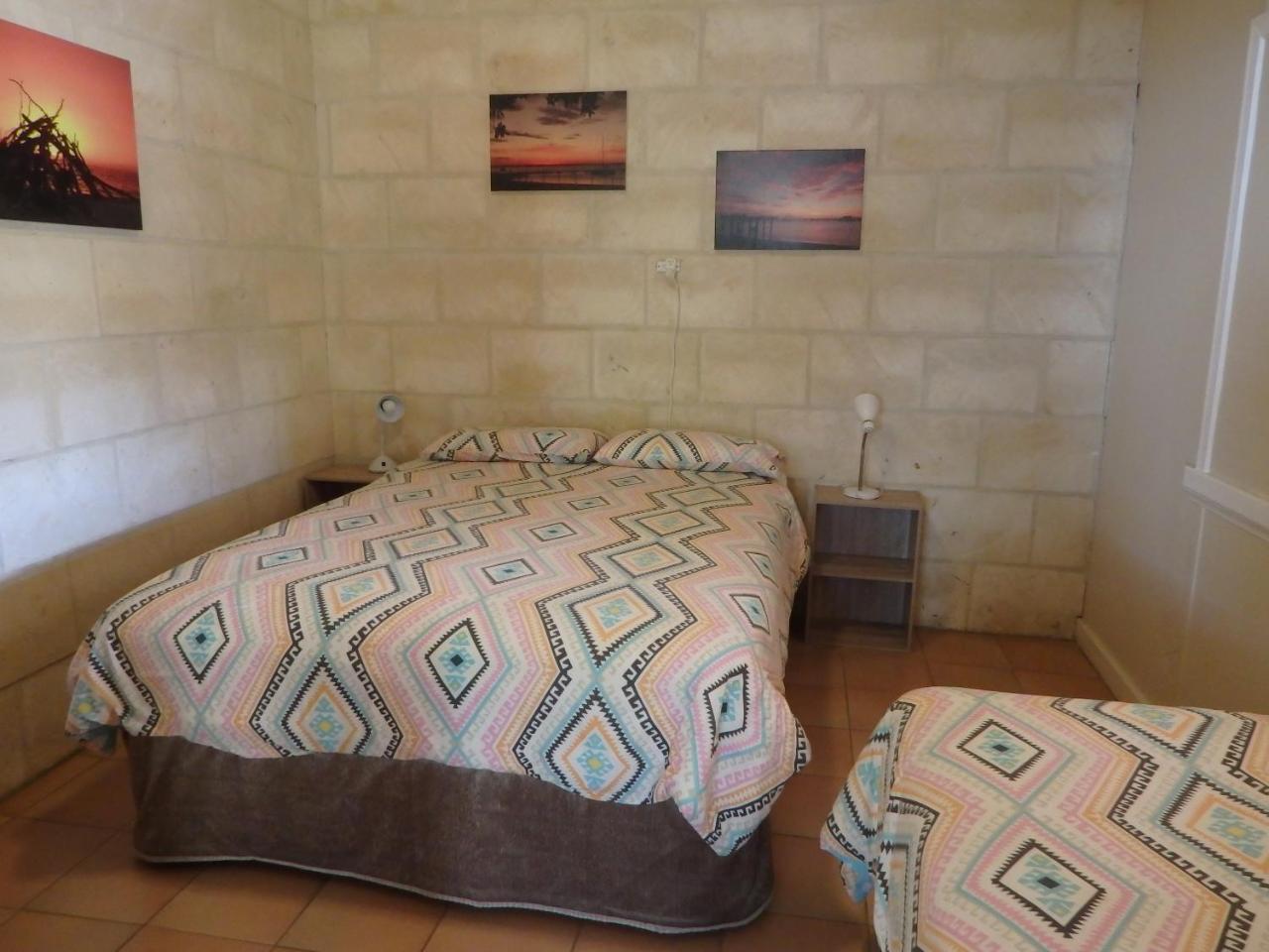 Lazy Lobster Holiday Units & Chalets Port Denison Bagian luar foto